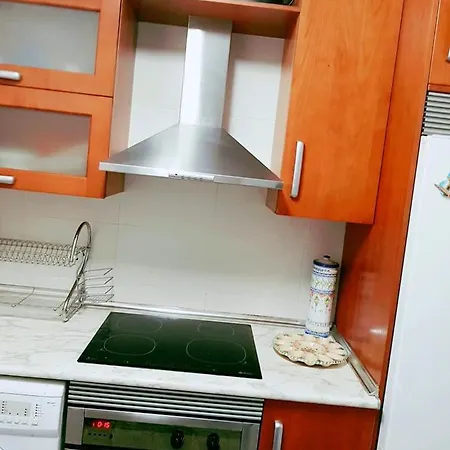شقة With 3 Bedrooms In With Enclosed Garden And Wifi *