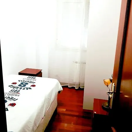 شقة With 3 Bedrooms In With Enclosed Garden And Wifi *