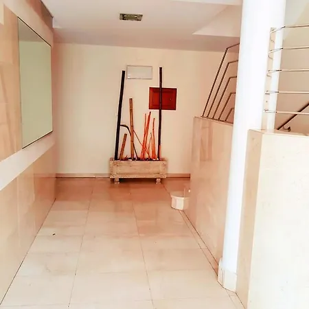 With 3 Bedrooms In With Enclosed Garden And Wifi شقة سانتا كروز دي بيزانا