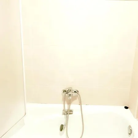 With 3 Bedrooms In With Enclosed Garden And Wifi شقة سانتا كروز دي بيزانا
